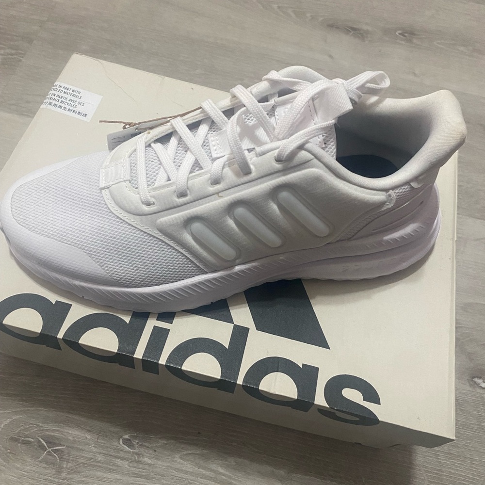 White addidas shoes running